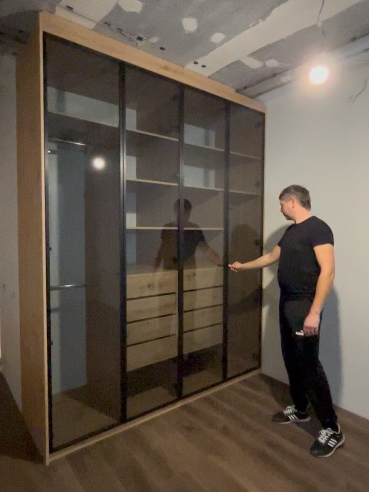 Шкаф с подсветкой, кадр 2
